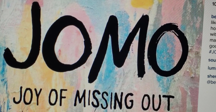 ออกไปใช้ชีวิตซะ: อาการ Joy of Missing Out (JOMO) กำลังสั่นคลอนธุรกิจโซเชียลมีเดีย?